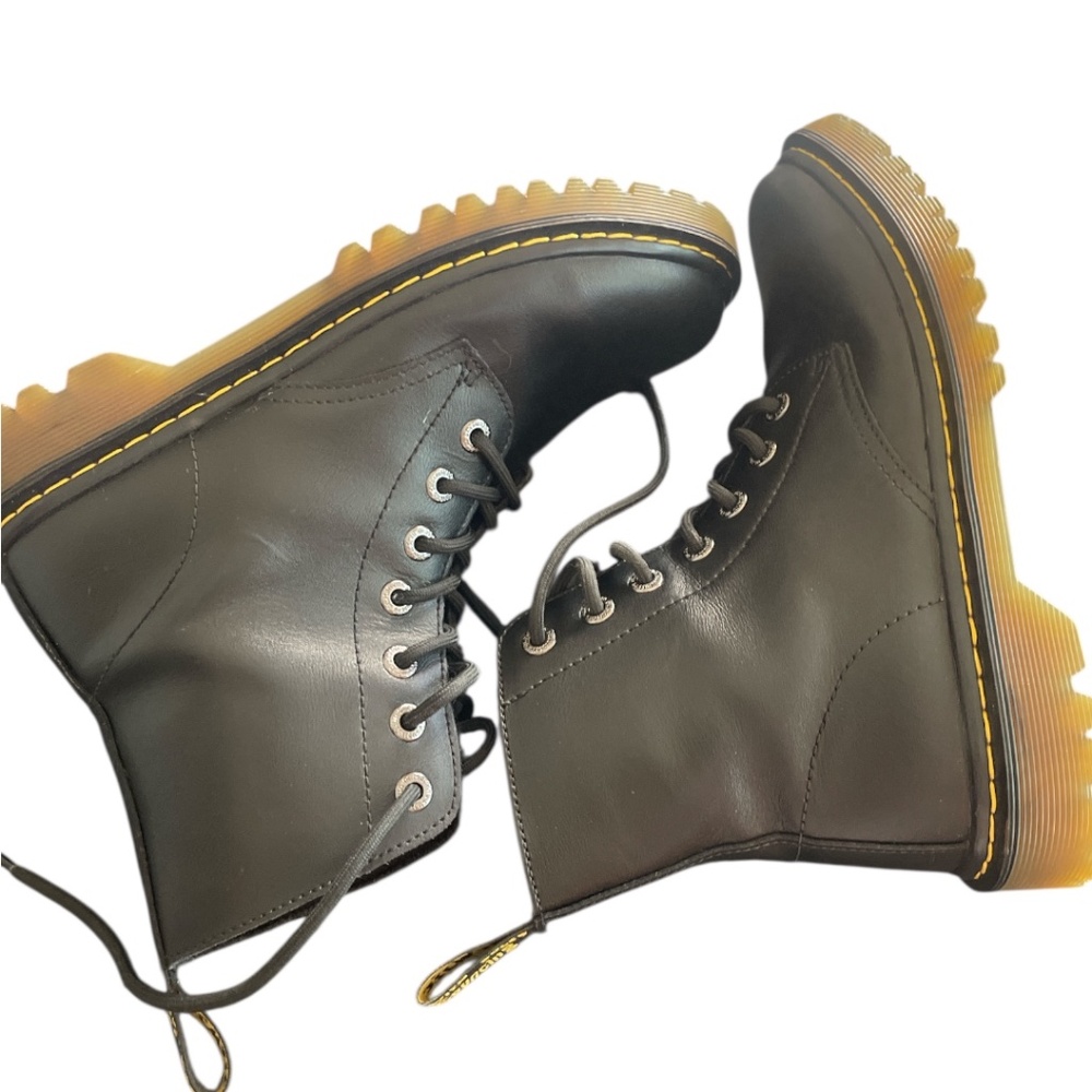 Dr. Martins Luana 7 Eye Combat Boots Black w/Yelllow Stitching Womens Size 9 - Picture 14 of 14